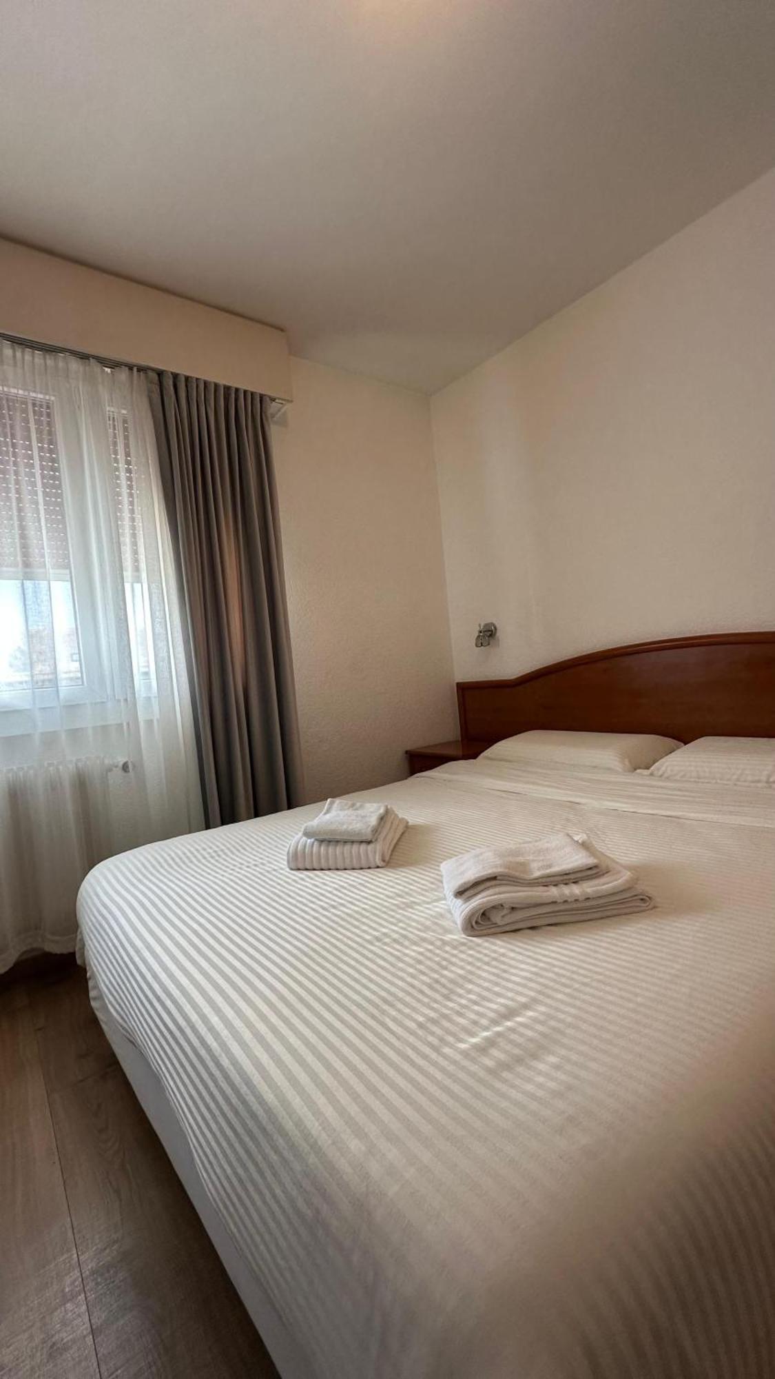 וילנב Hotel Du Quai מראה חיצוני תמונה