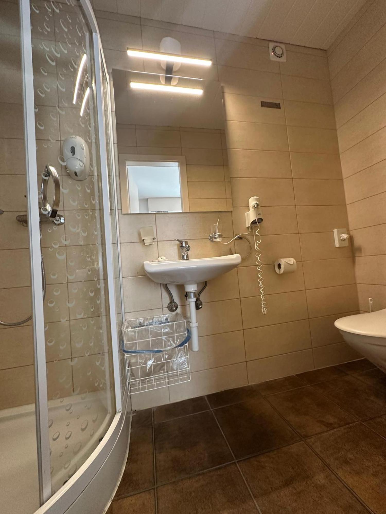 וילנב Hotel Du Quai מראה חיצוני תמונה